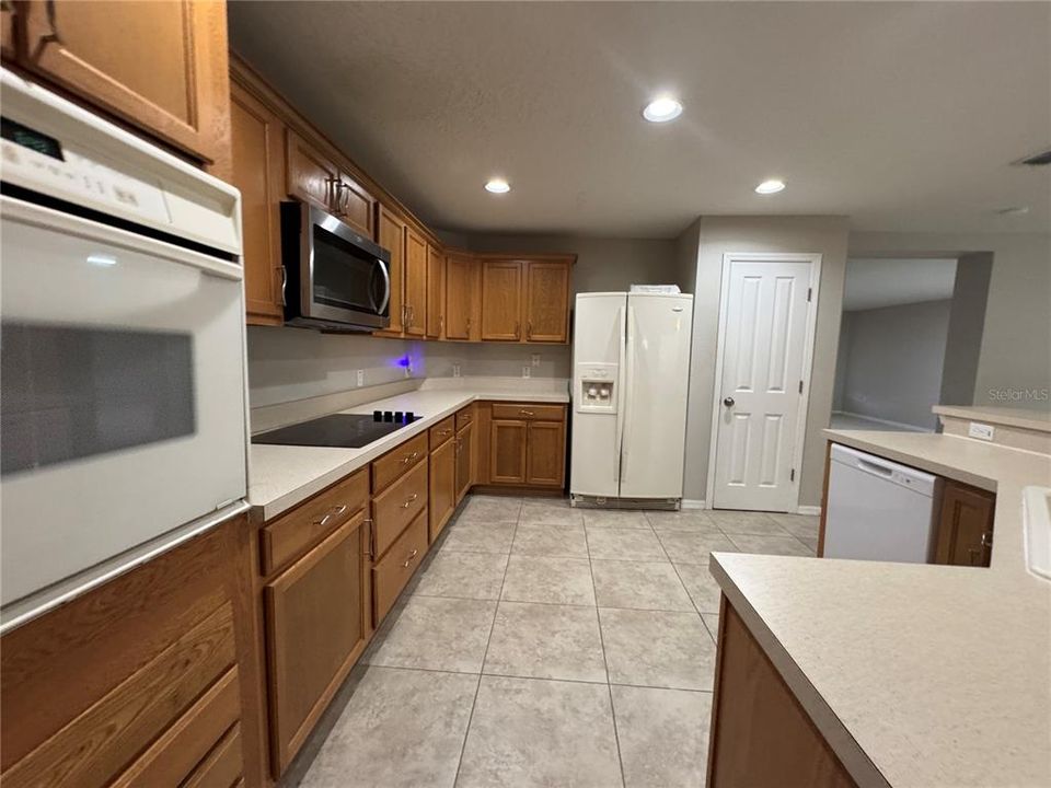 For Rent: $2,000 (3 beds, 2 baths, 2237 Square Feet)