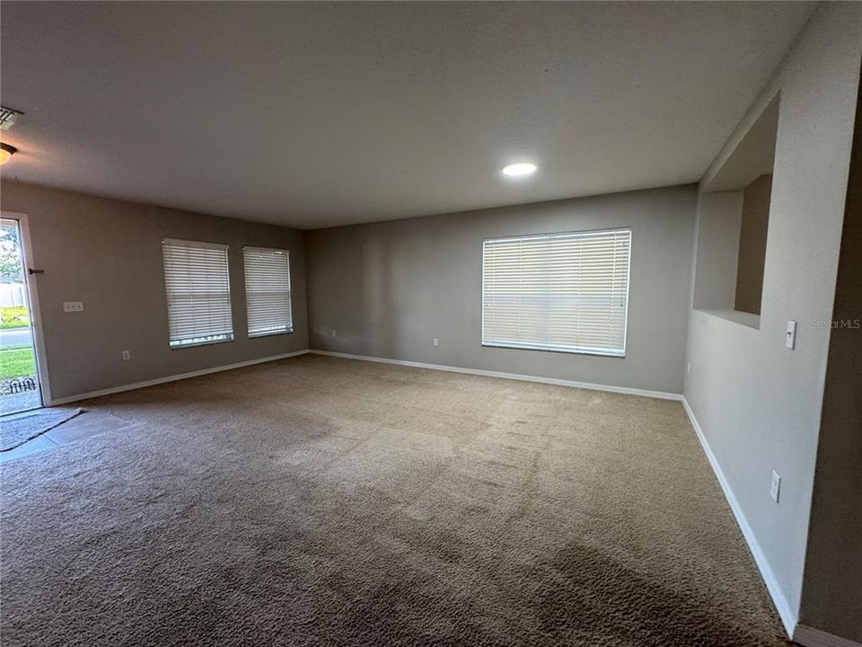 For Rent: $2,000 (3 beds, 2 baths, 2237 Square Feet)