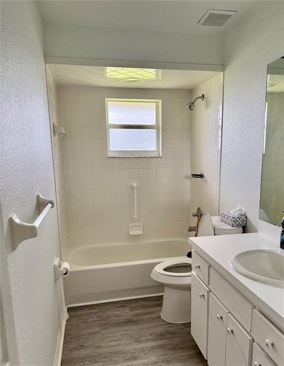 For Sale: $359,000 (3 beds, 2 baths, 1901 Square Feet)