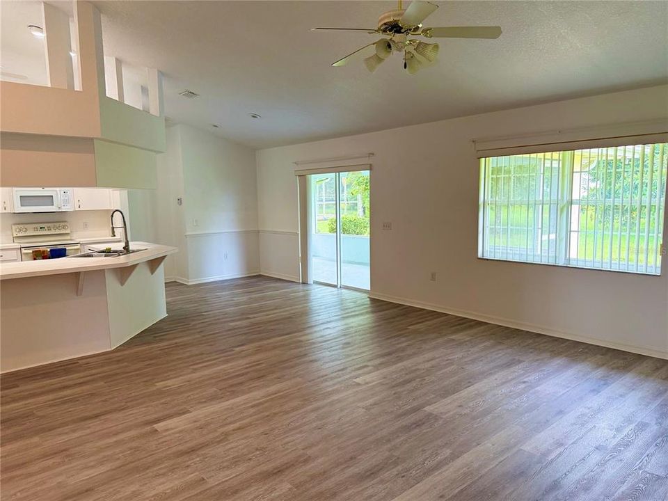 For Sale: $359,000 (3 beds, 2 baths, 1901 Square Feet)