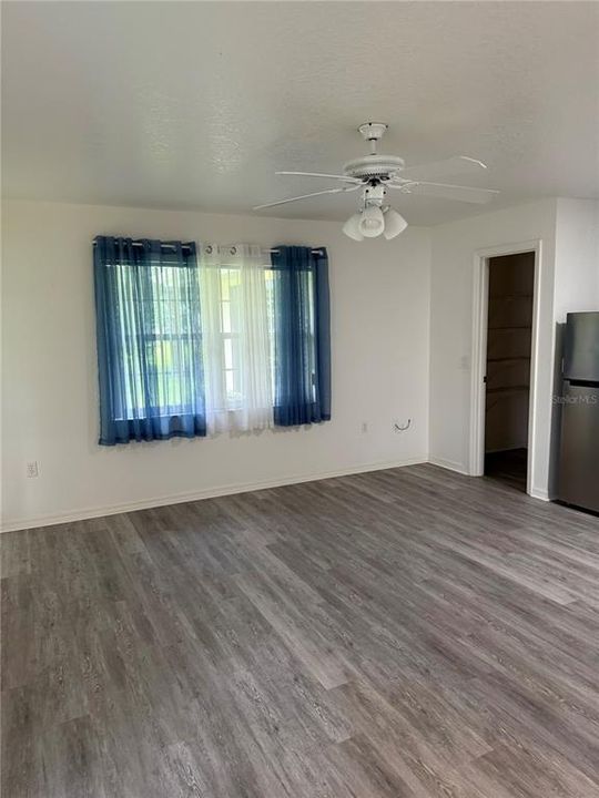 For Sale: $359,000 (3 beds, 2 baths, 1901 Square Feet)