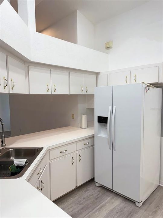 For Sale: $359,000 (3 beds, 2 baths, 1901 Square Feet)