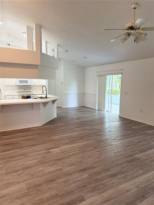 For Sale: $359,000 (3 beds, 2 baths, 1901 Square Feet)