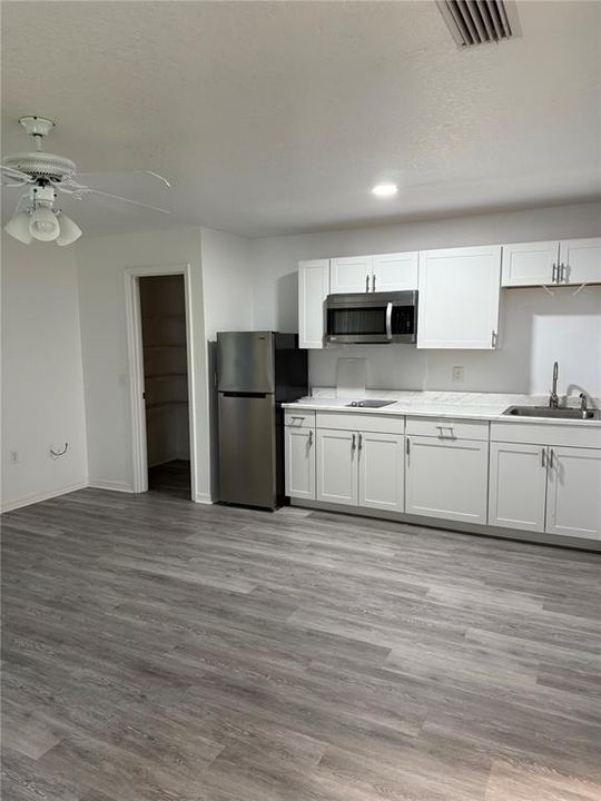 For Sale: $359,000 (3 beds, 2 baths, 1901 Square Feet)