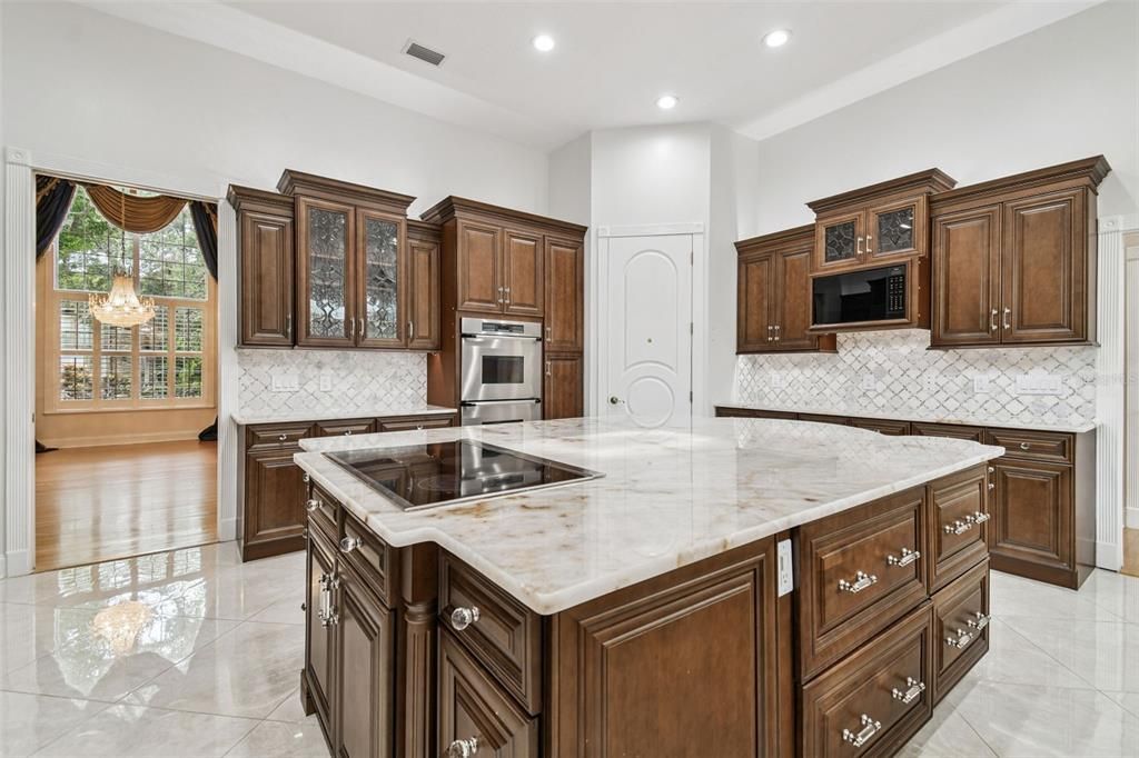 待售: $2,599,000 (5 贝兹, 5 浴室, 6565 平方英尺)