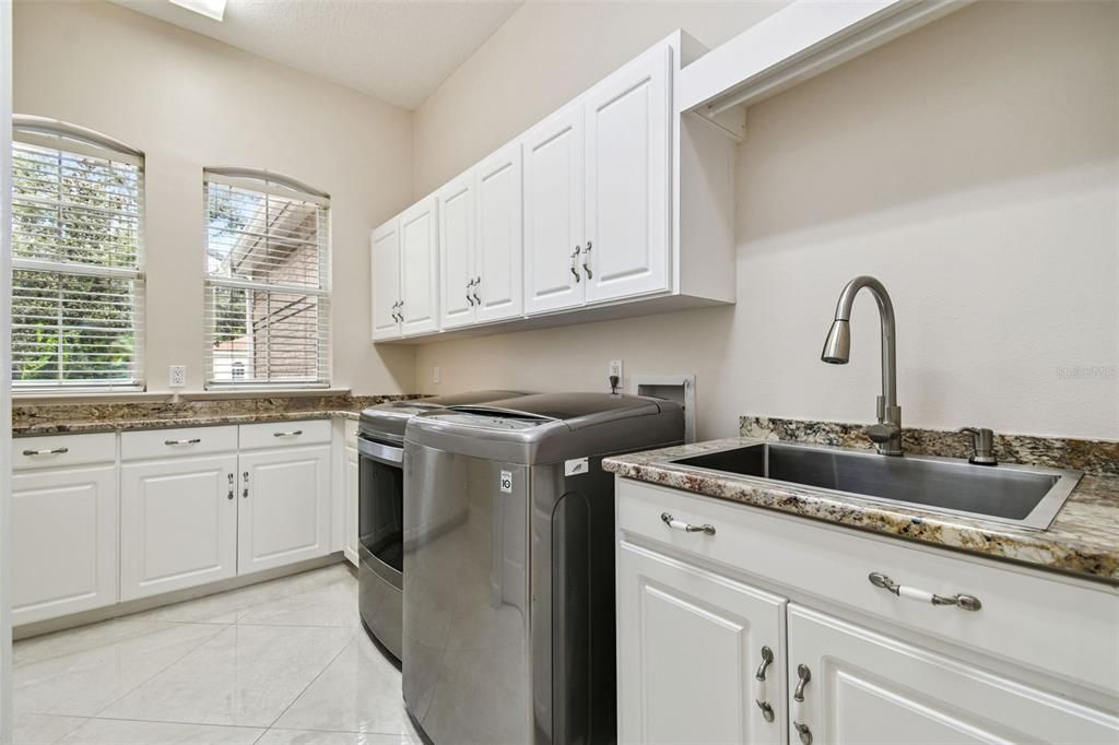 待售: $2,599,000 (5 贝兹, 5 浴室, 6565 平方英尺)