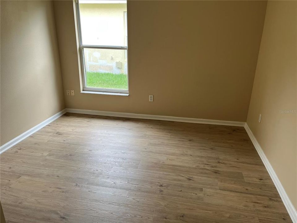 En Venta: $399,000 (4 camas, 2 baños, 1895 Pies cuadrados)