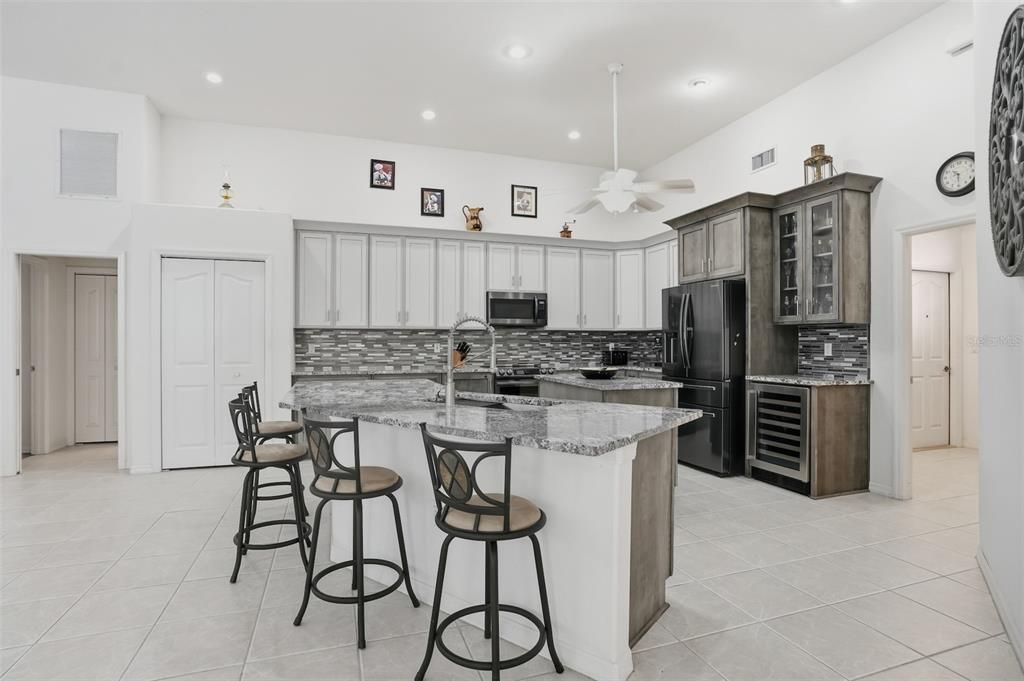 For Sale: $625,000 (3 beds, 2 baths, 2648 Square Feet)