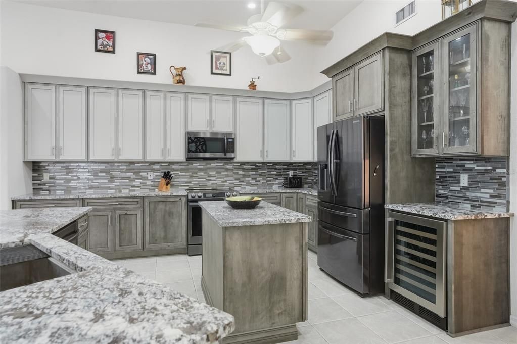 For Sale: $625,000 (3 beds, 2 baths, 2648 Square Feet)