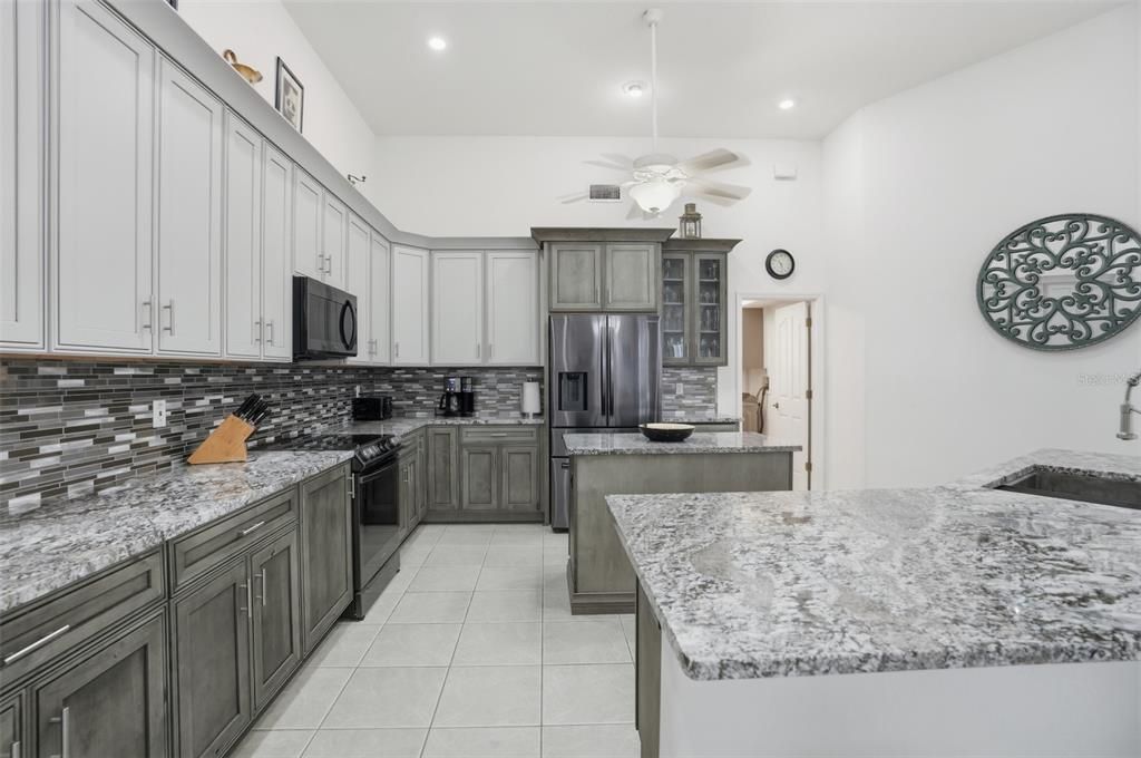 For Sale: $625,000 (3 beds, 2 baths, 2648 Square Feet)