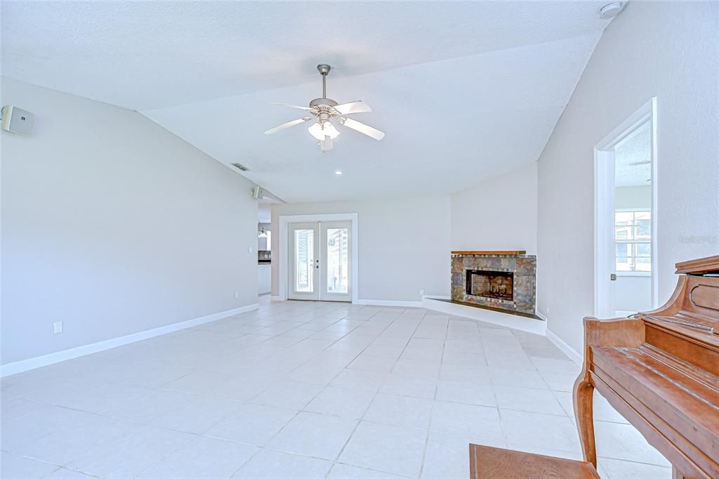 En Venta: $399,900 (3 camas, 2 baños, 1610 Pies cuadrados)