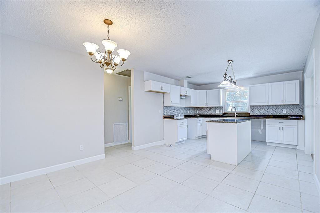 En Venta: $399,900 (3 camas, 2 baños, 1610 Pies cuadrados)