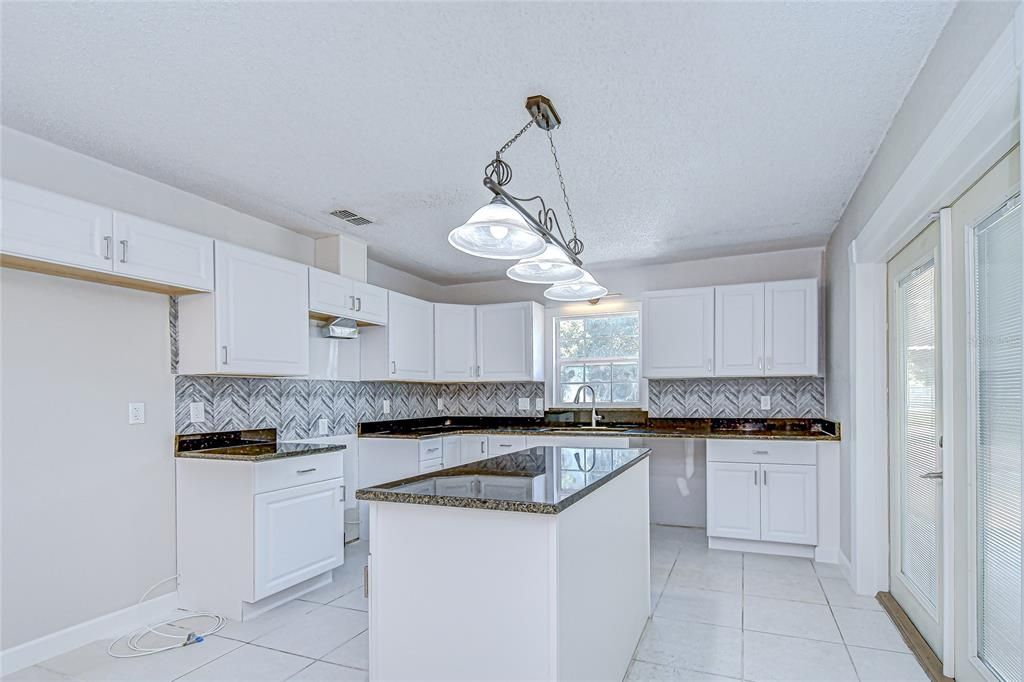 En Venta: $399,900 (3 camas, 2 baños, 1610 Pies cuadrados)