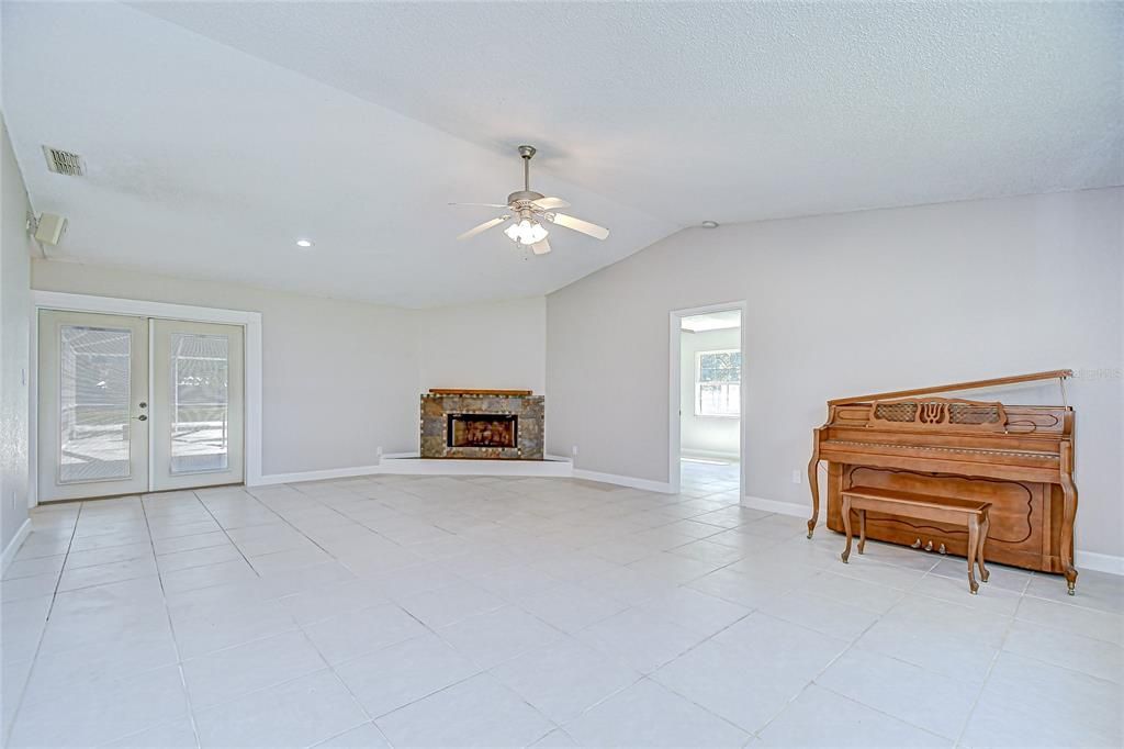 En Venta: $399,900 (3 camas, 2 baños, 1610 Pies cuadrados)