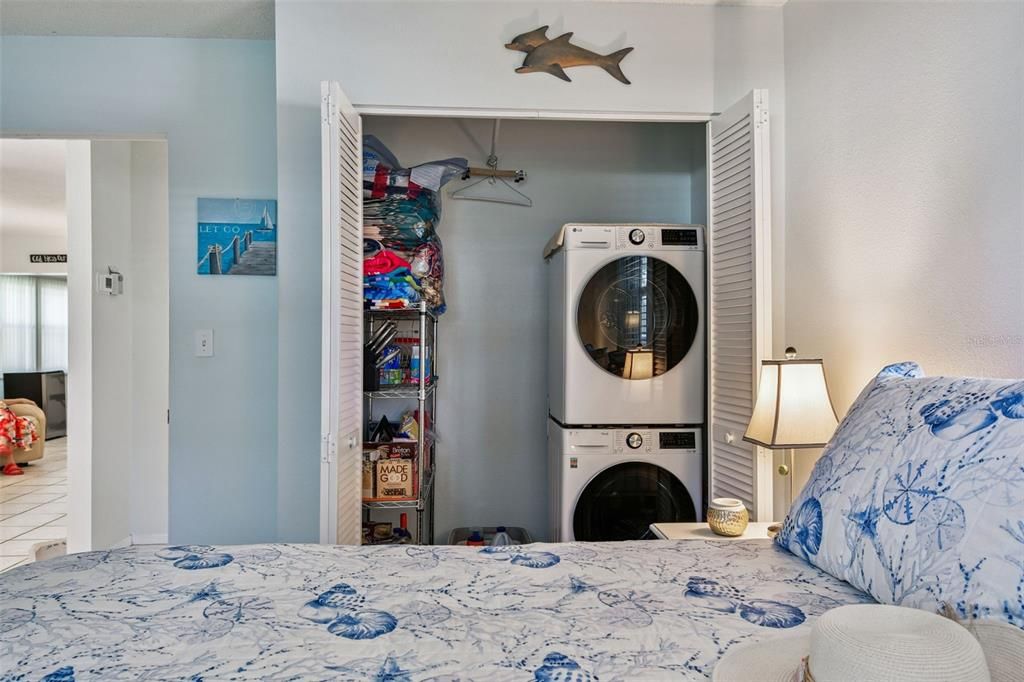 На продажу: $158,900 (2 спален, 2 ванн, 930 Квадратных фут)