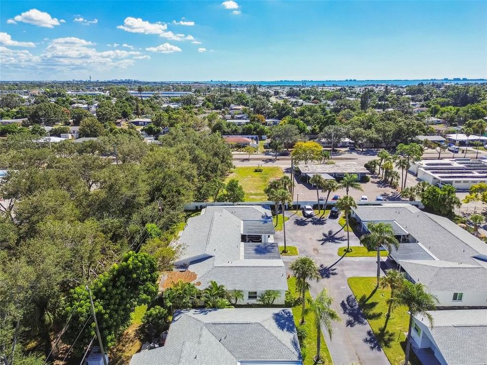 На продажу: $158,900 (2 спален, 2 ванн, 930 Квадратных фут)