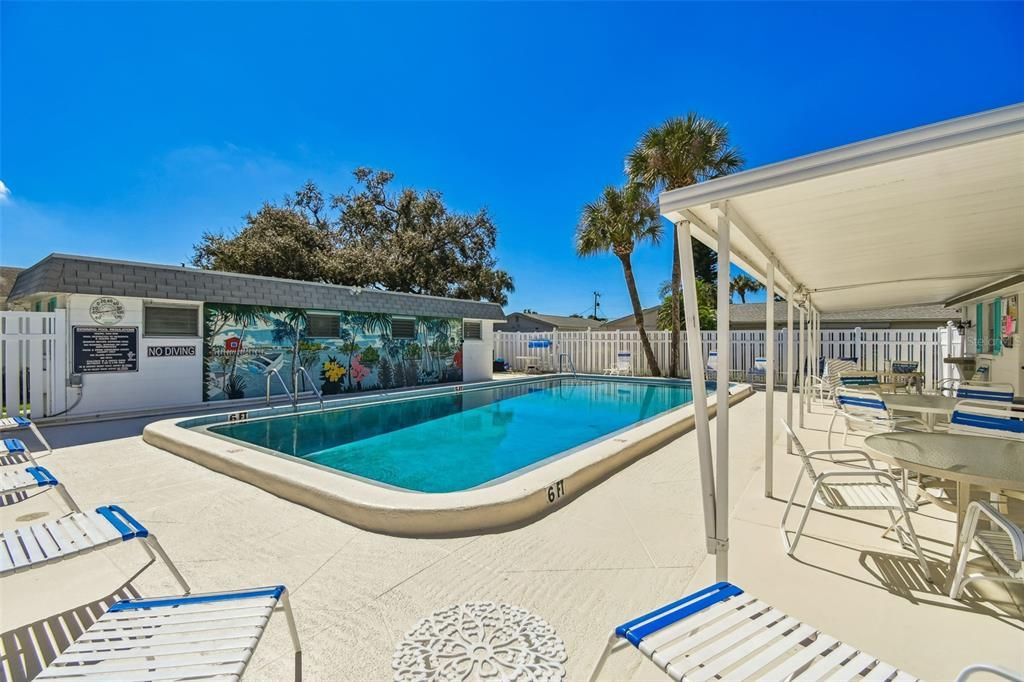 На продажу: $158,900 (2 спален, 2 ванн, 930 Квадратных фут)