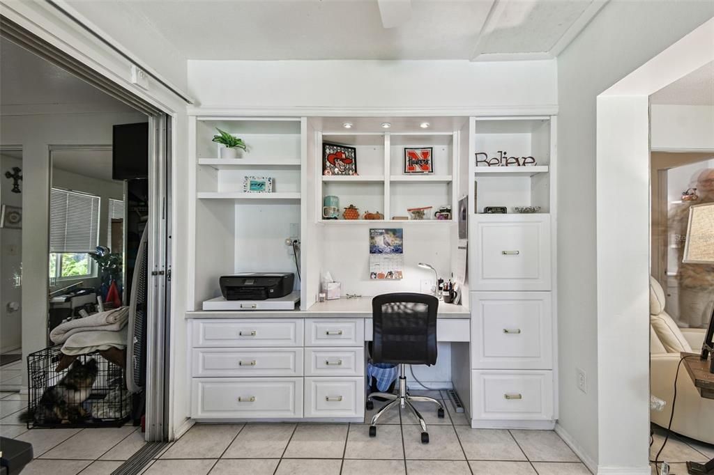 На продажу: $158,900 (2 спален, 2 ванн, 930 Квадратных фут)