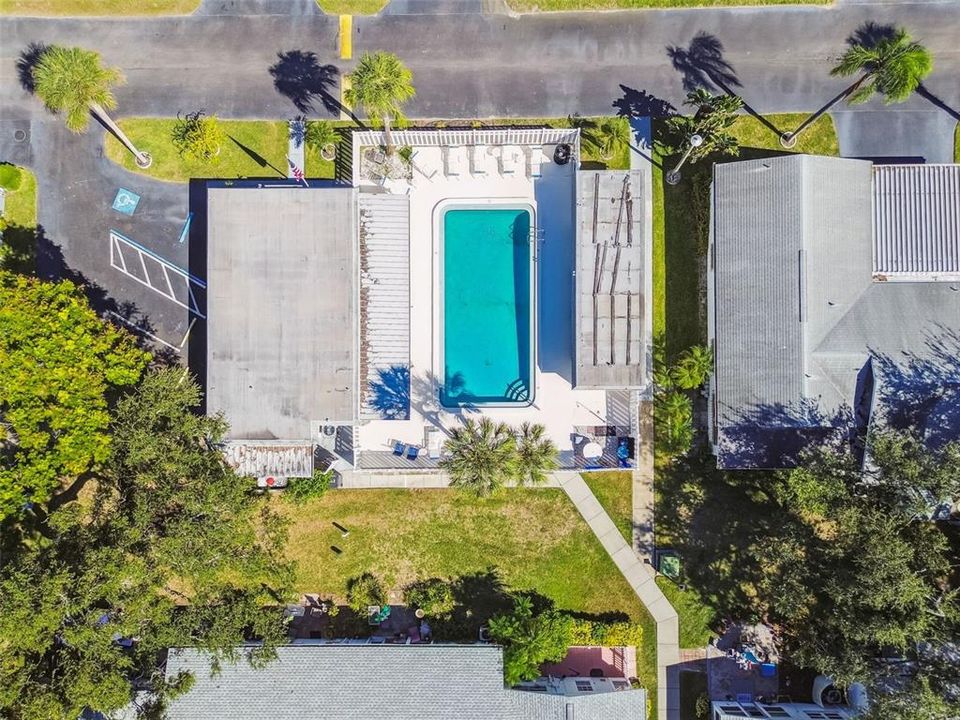 На продажу: $158,900 (2 спален, 2 ванн, 930 Квадратных фут)