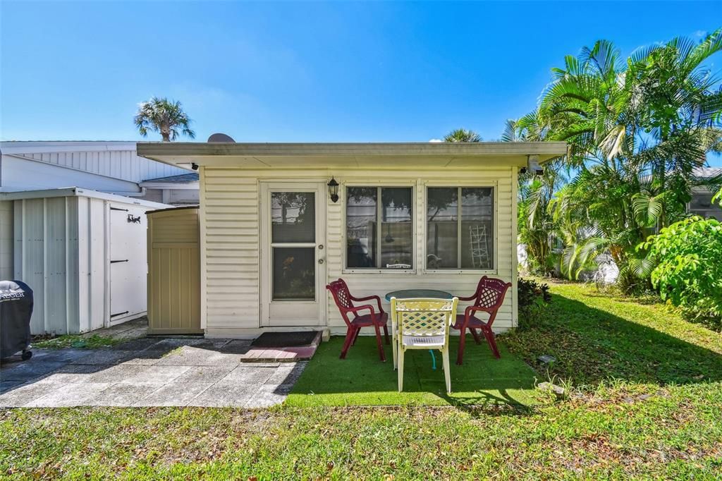 На продажу: $158,900 (2 спален, 2 ванн, 930 Квадратных фут)