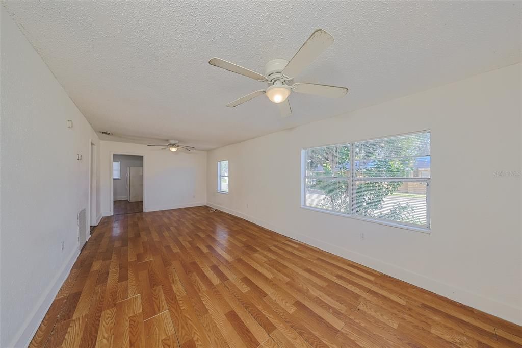 En Venta: $159,900 (2 camas, 1 baños, 840 Pies cuadrados)