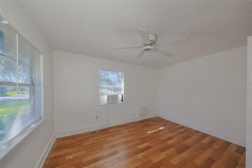 En Venta: $159,900 (2 camas, 1 baños, 840 Pies cuadrados)