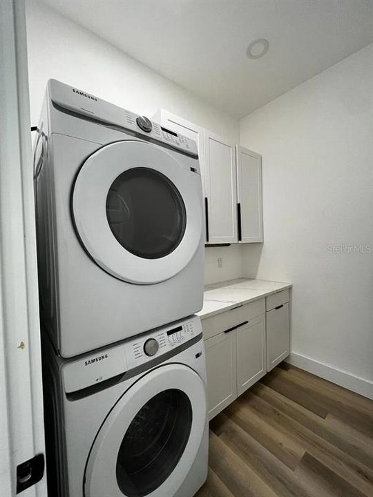 На продажу: $539,000 (4 спален, 2 ванн, 1596 Квадратных фут)