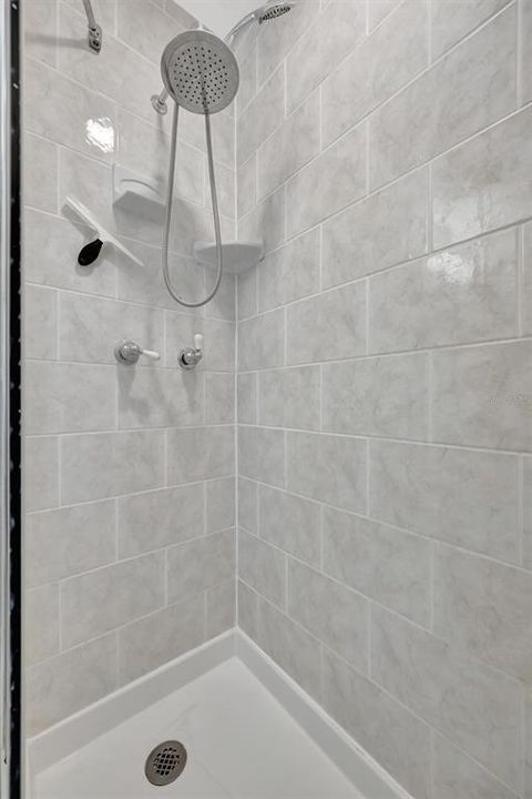 待售: $235,000 (1 贝兹, 1 浴室, 562 平方英尺)