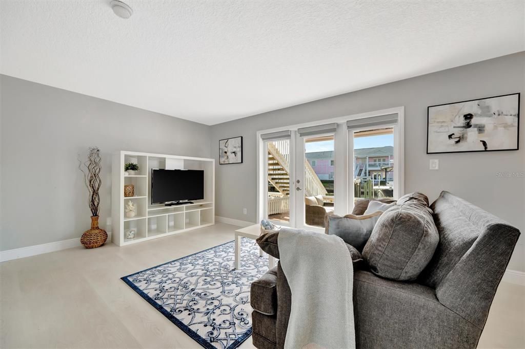 待售: $235,000 (1 贝兹, 1 浴室, 562 平方英尺)