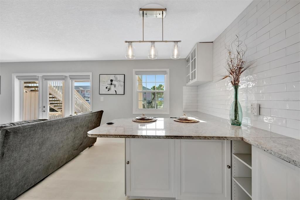 待售: $235,000 (1 贝兹, 1 浴室, 562 平方英尺)