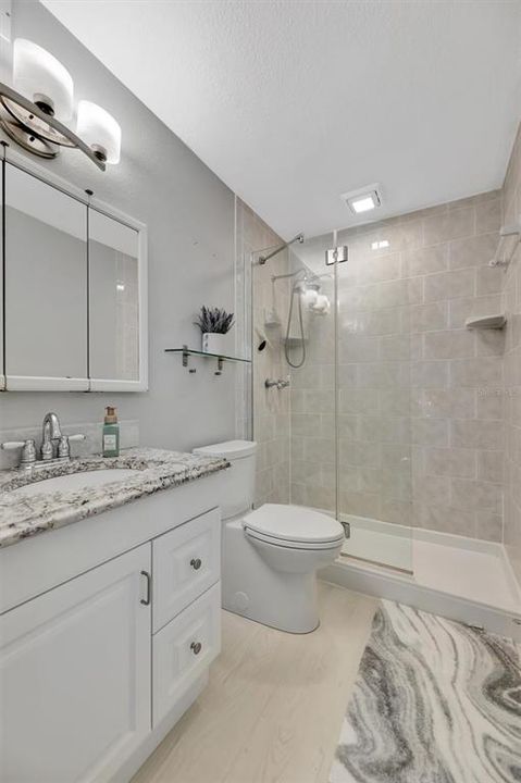 待售: $235,000 (1 贝兹, 1 浴室, 562 平方英尺)