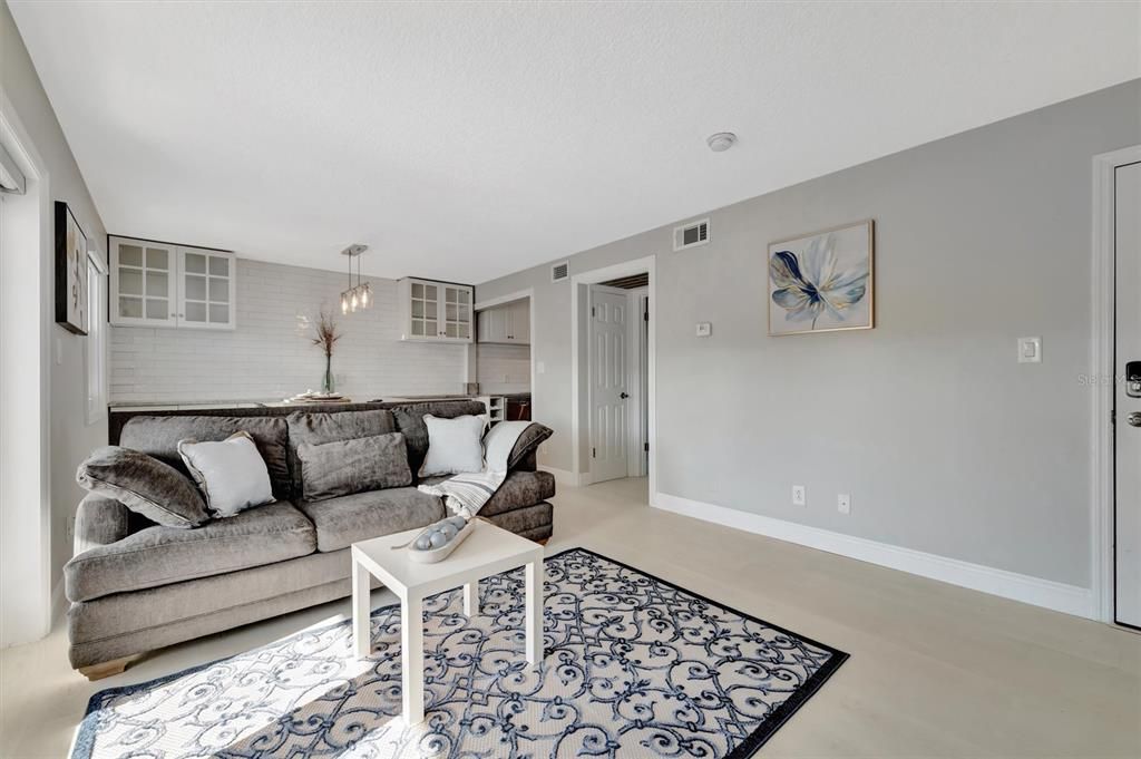 待售: $235,000 (1 贝兹, 1 浴室, 562 平方英尺)