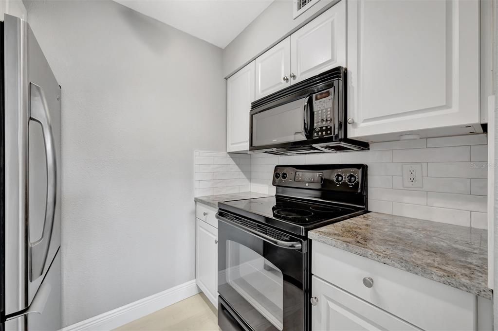 待售: $235,000 (1 贝兹, 1 浴室, 562 平方英尺)