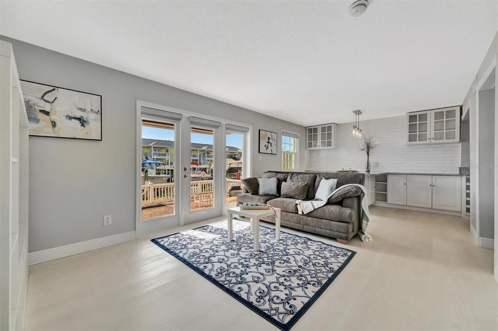 待售: $235,000 (1 贝兹, 1 浴室, 562 平方英尺)