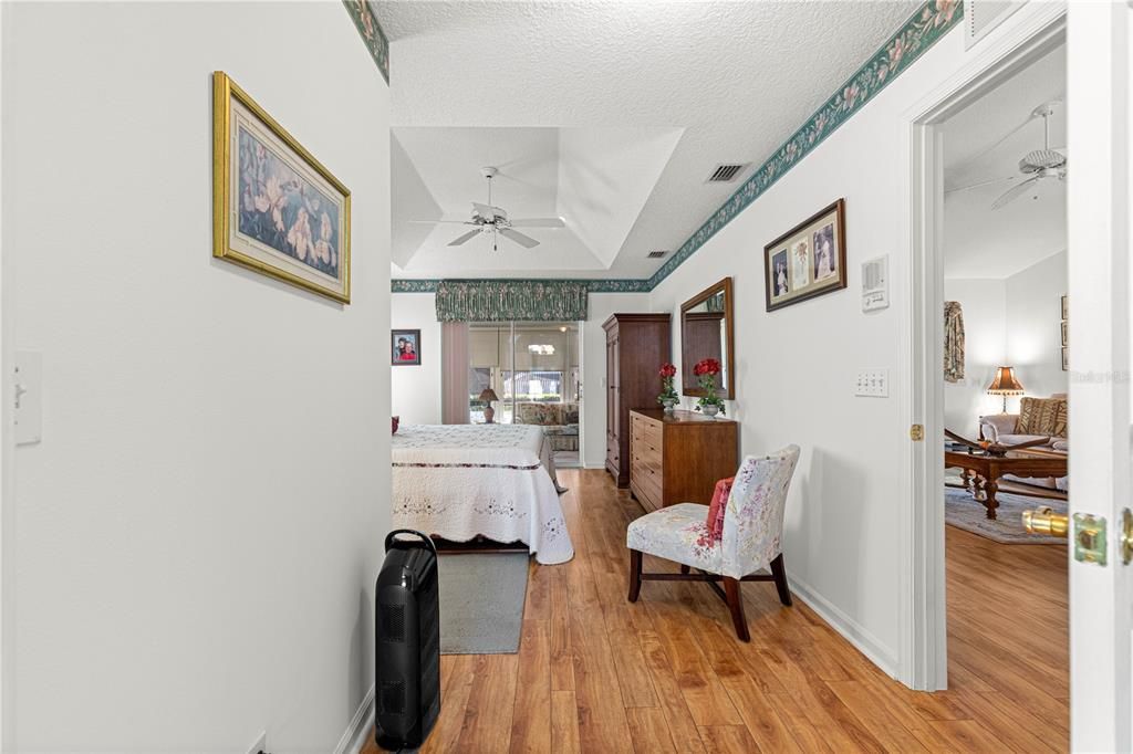 For Sale: $339,900 (3 beds, 2 baths, 1714 Square Feet)