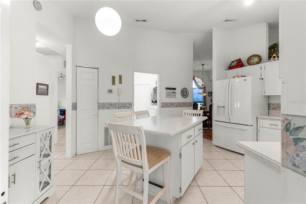 For Sale: $339,900 (3 beds, 2 baths, 1714 Square Feet)