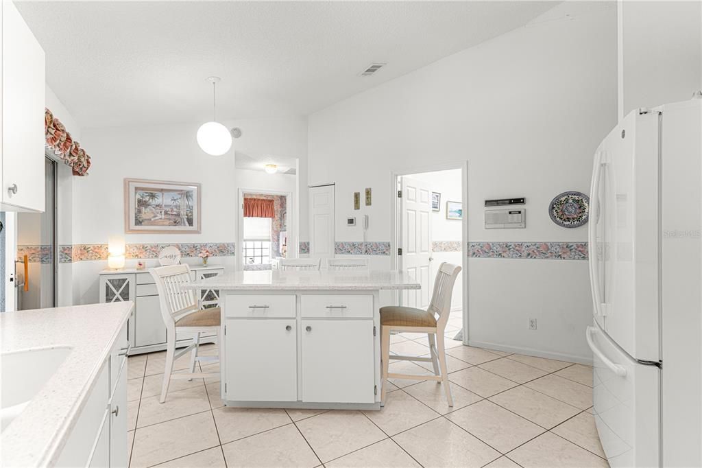 For Sale: $339,900 (3 beds, 2 baths, 1714 Square Feet)