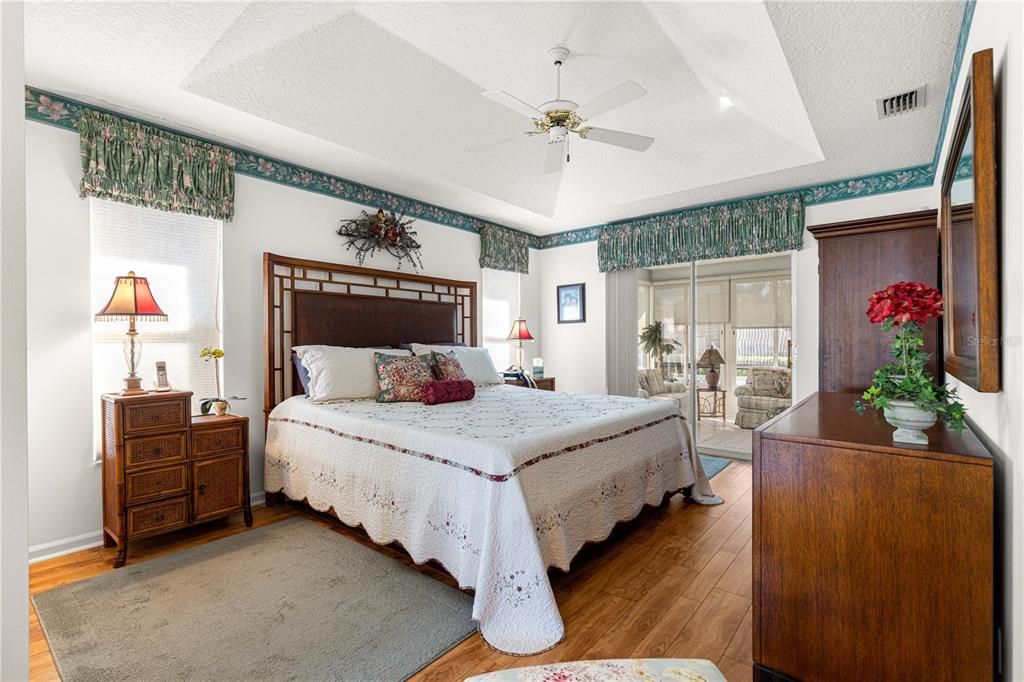 For Sale: $339,900 (3 beds, 2 baths, 1714 Square Feet)