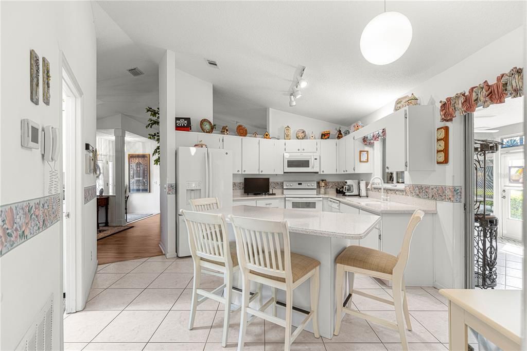 For Sale: $339,900 (3 beds, 2 baths, 1714 Square Feet)