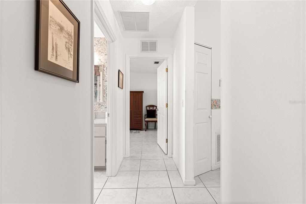 For Sale: $339,900 (3 beds, 2 baths, 1714 Square Feet)