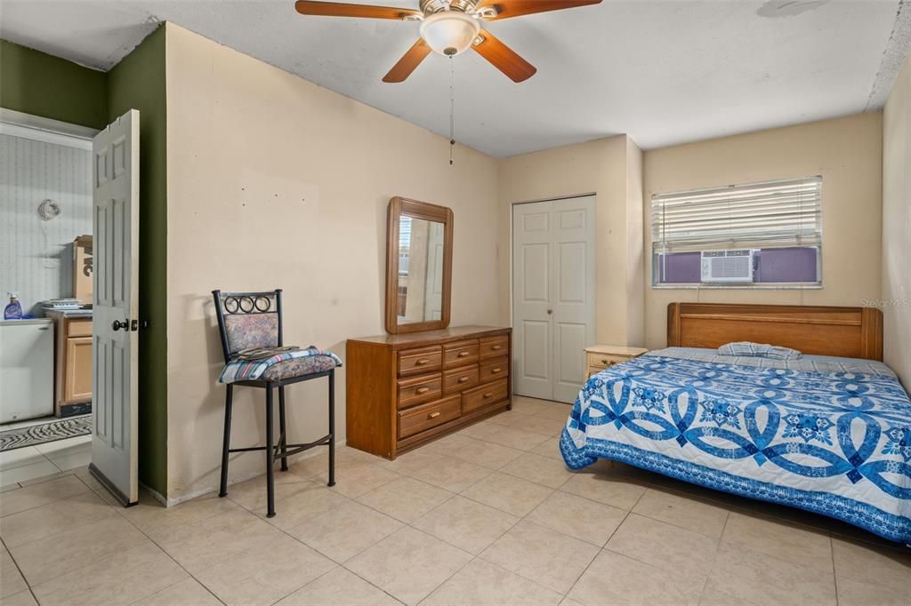 На продажу: $299,900 (3 спален, 2 ванн, 1400 Квадратных фут)