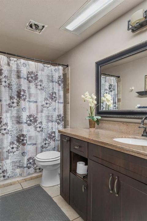 На продажу: $299,900 (3 спален, 2 ванн, 1400 Квадратных фут)