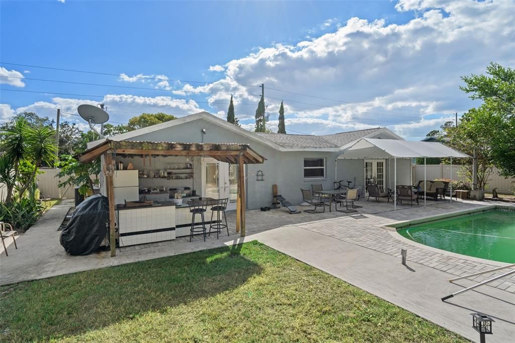 На продажу: $299,900 (3 спален, 2 ванн, 1400 Квадратных фут)