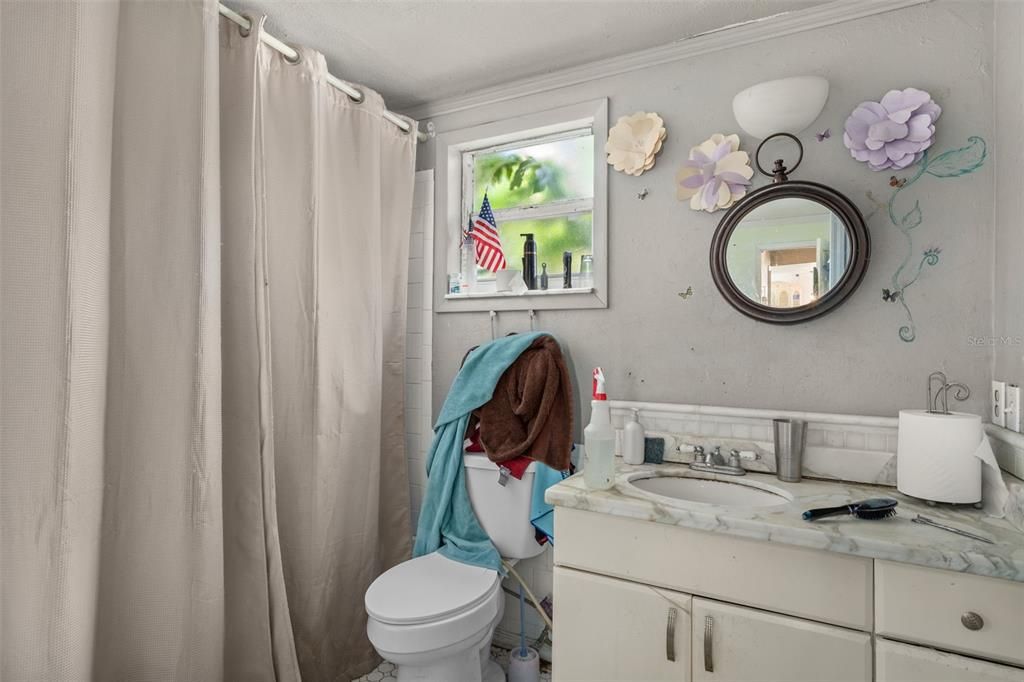 На продажу: $299,900 (3 спален, 2 ванн, 1400 Квадратных фут)