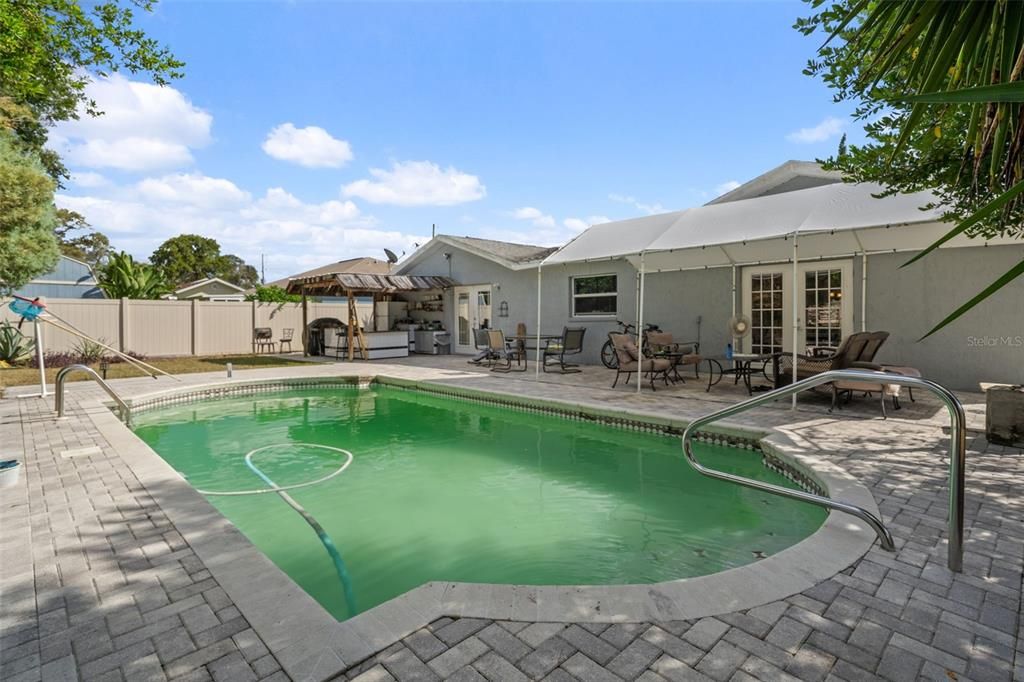 На продажу: $299,900 (3 спален, 2 ванн, 1400 Квадратных фут)