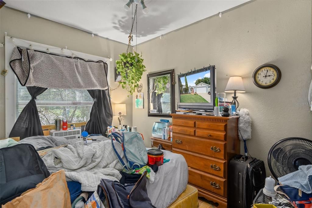 На продажу: $299,900 (3 спален, 2 ванн, 1400 Квадратных фут)