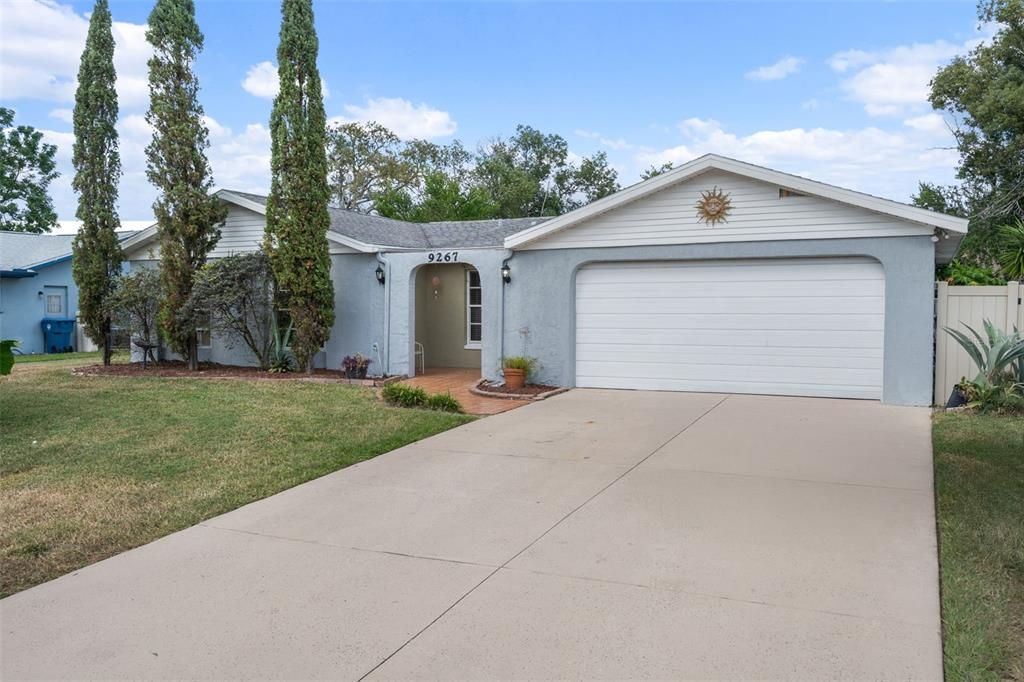 На продажу: $299,900 (3 спален, 2 ванн, 1400 Квадратных фут)