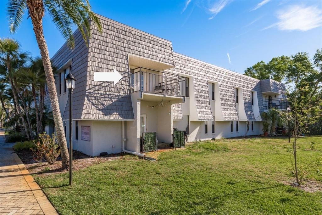 For Sale: $278,999 (2 beds, 2 baths, 1114 Square Feet)