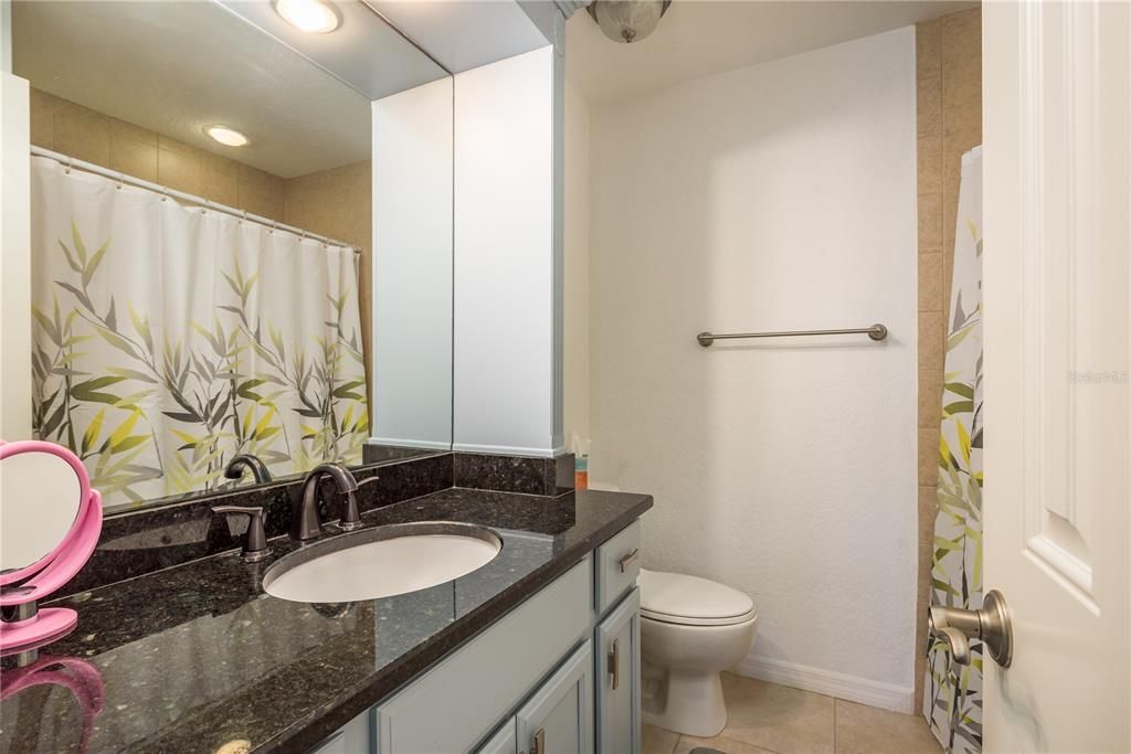 For Sale: $278,999 (2 beds, 2 baths, 1114 Square Feet)