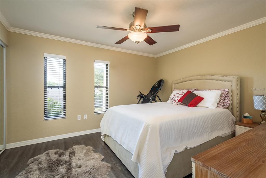 For Sale: $278,999 (2 beds, 2 baths, 1114 Square Feet)